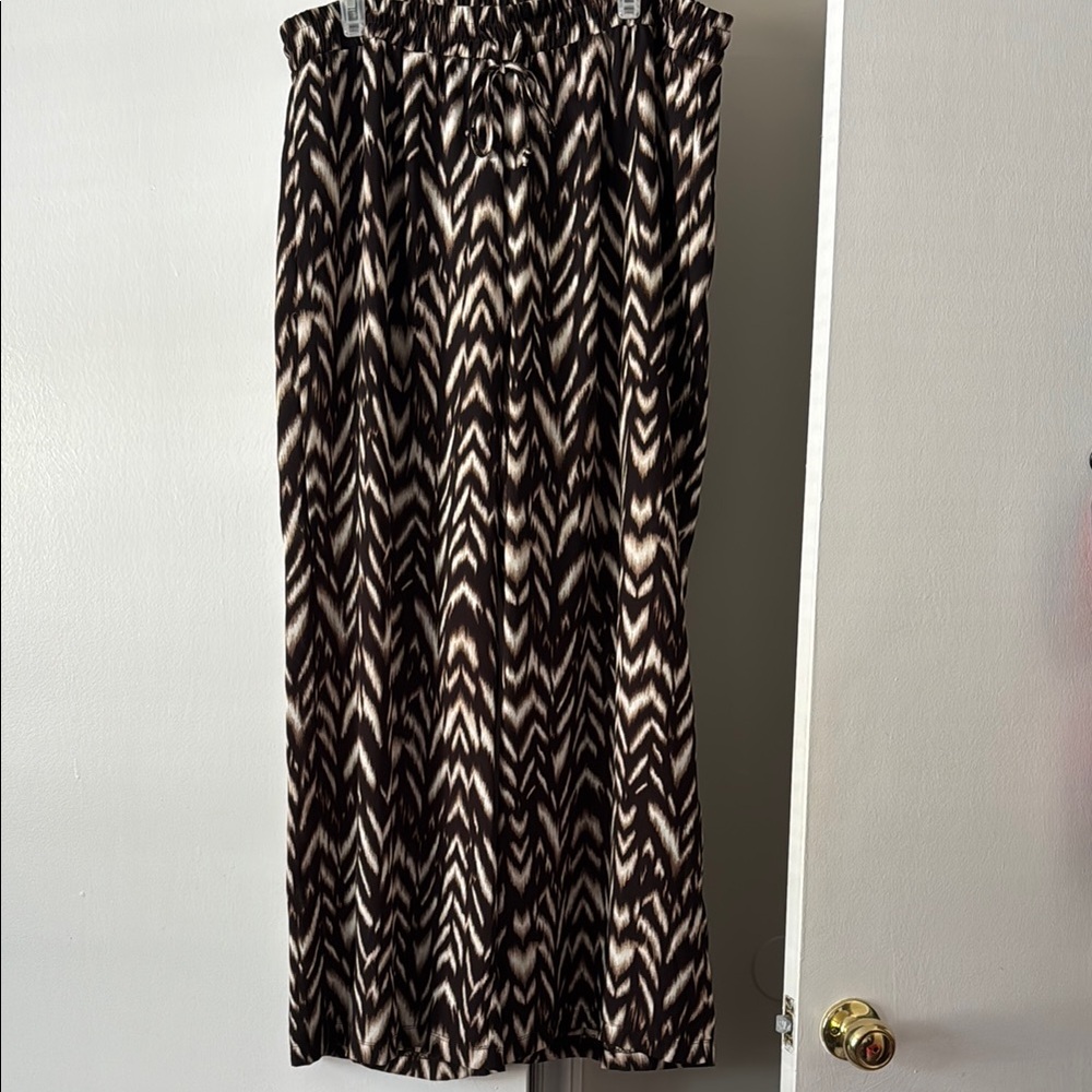 Black and White Patterned Women's pants